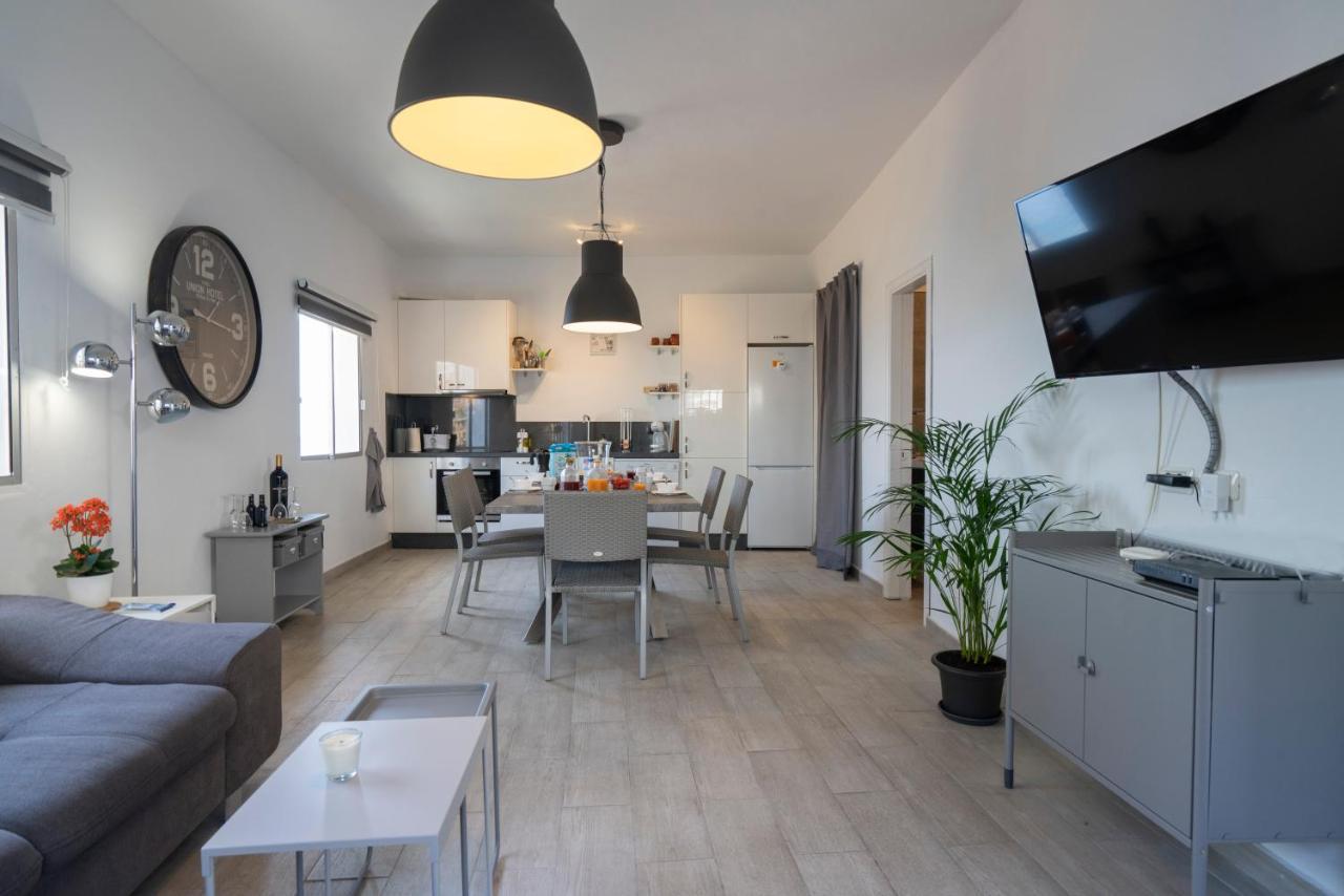 Spacious House With Huge Terrace Facing The Sea Bocacangrejo Екстериор снимка