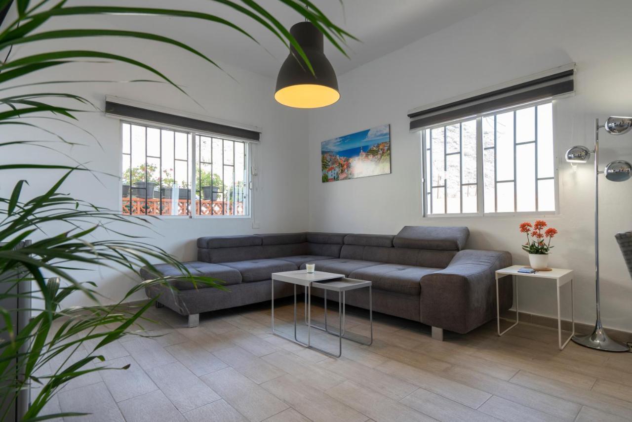 Spacious House With Huge Terrace Facing The Sea Bocacangrejo Екстериор снимка